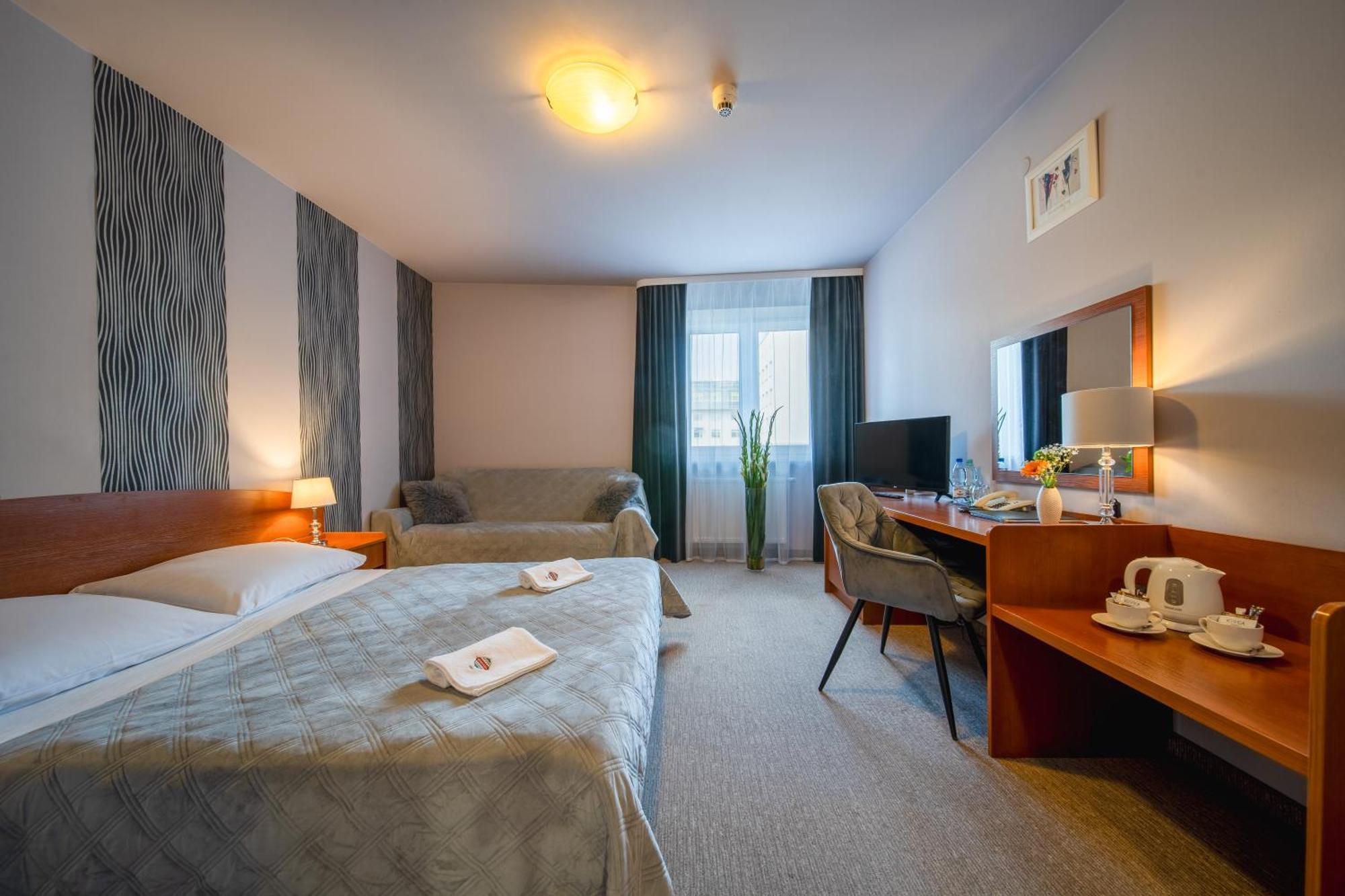 Hotel Gromada Radom Centrum Buitenkant foto