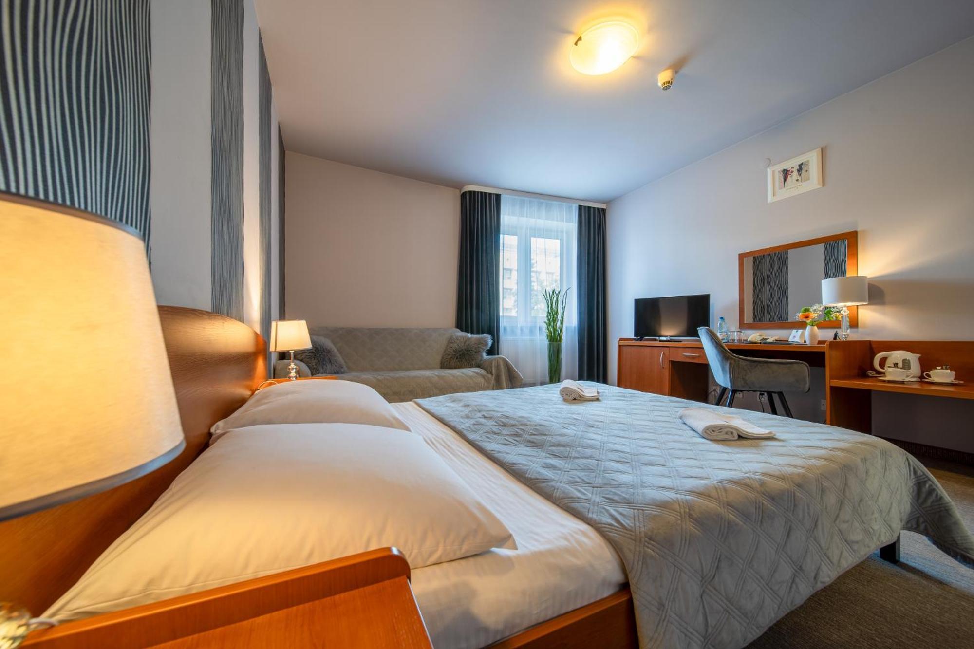 Hotel Gromada Radom Centrum Buitenkant foto