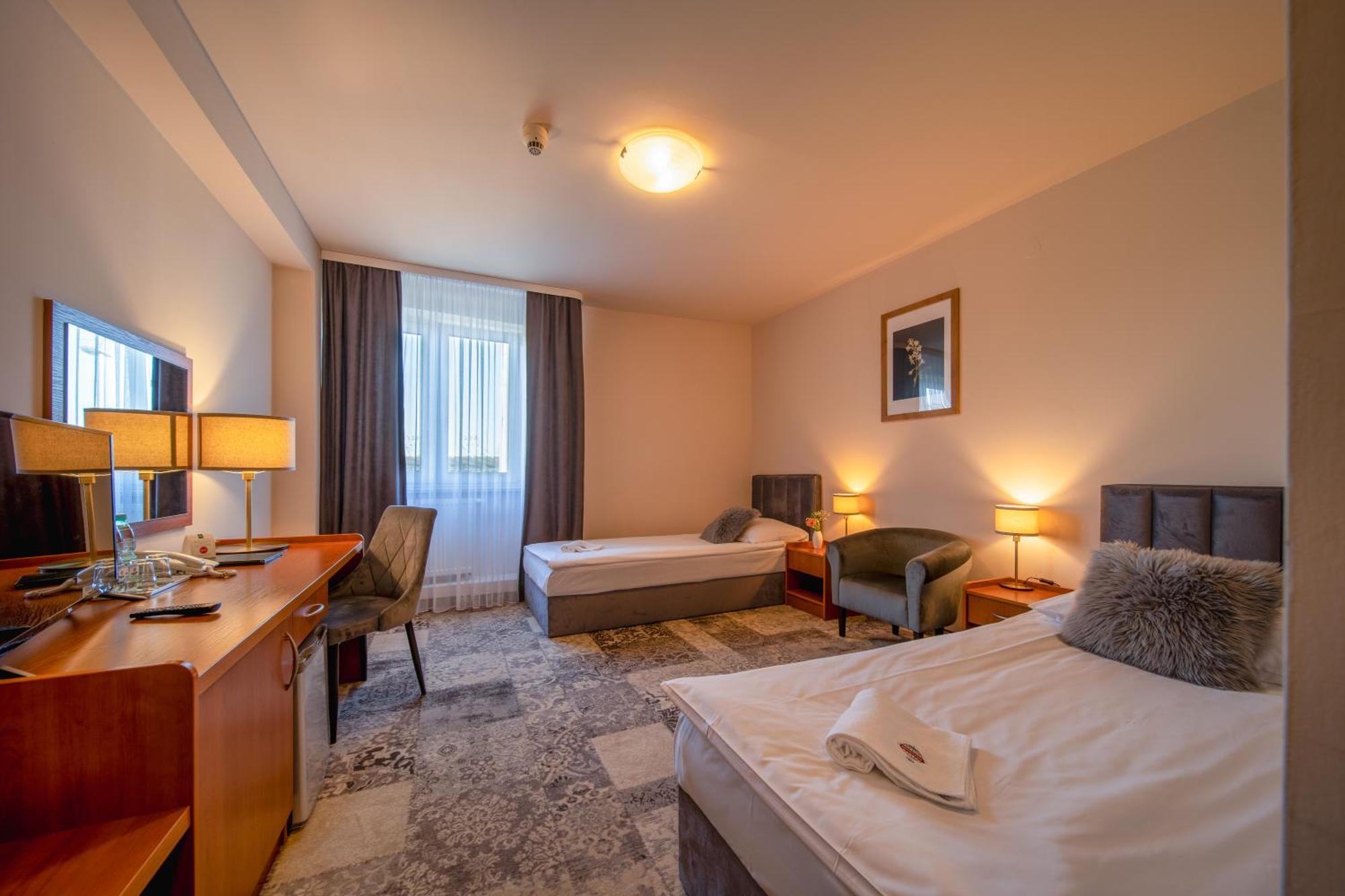 Hotel Gromada Radom Centrum Buitenkant foto