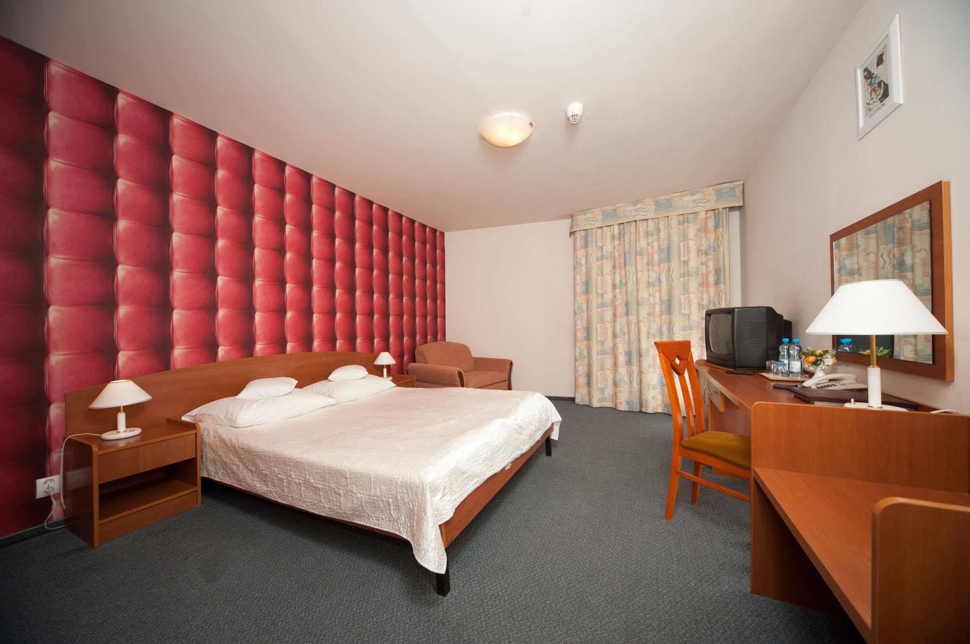 Hotel Gromada Radom Centrum Buitenkant foto
