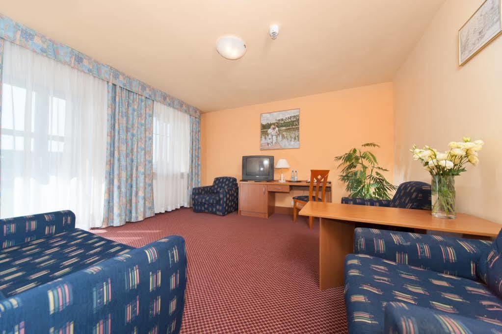 Hotel Gromada Radom Centrum Buitenkant foto